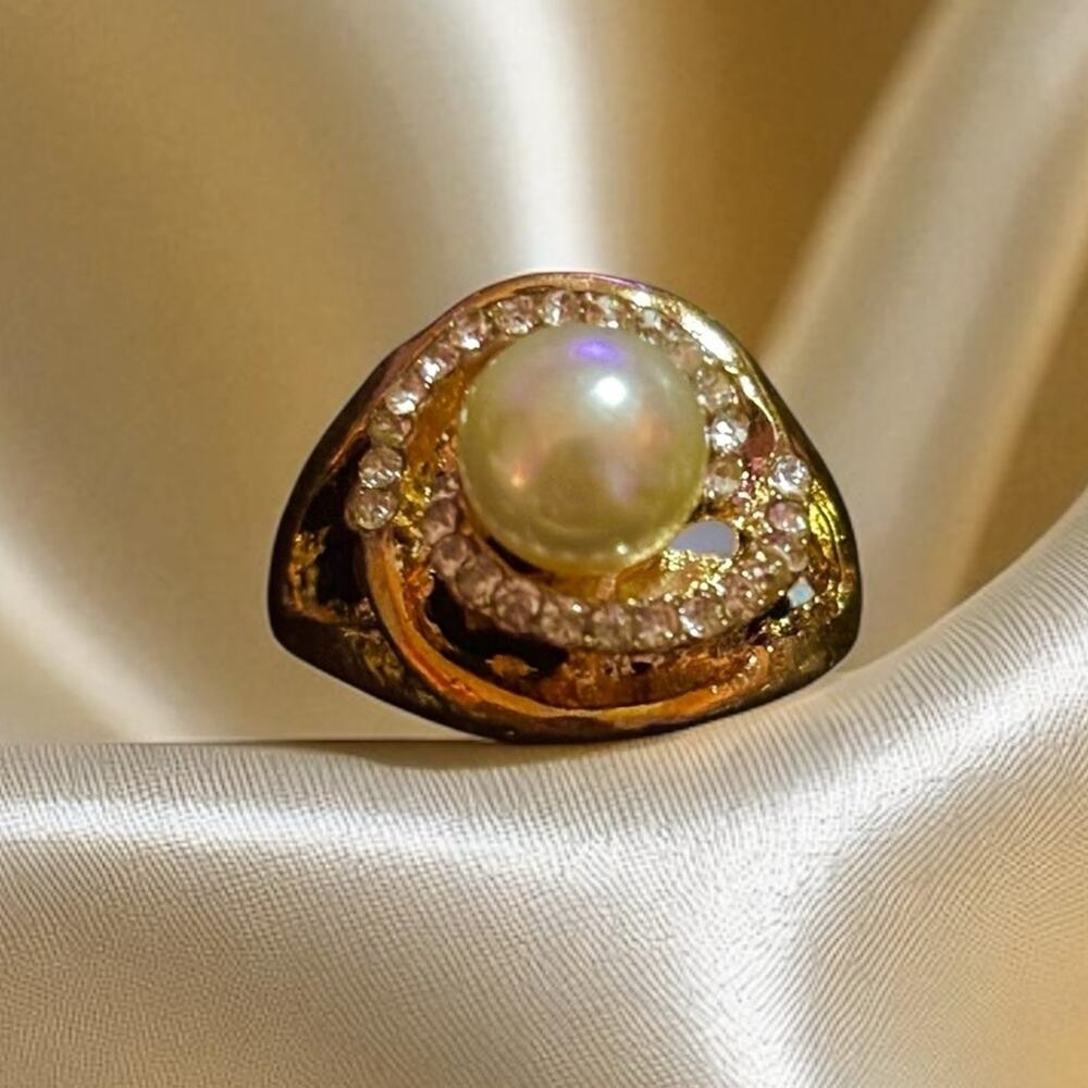 Modern Luxe Pearl Halo Ring – Chunky Gold Cocktail Statement Ring